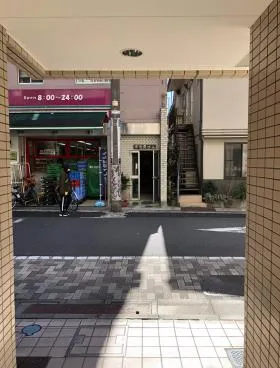 スズキビルの外観