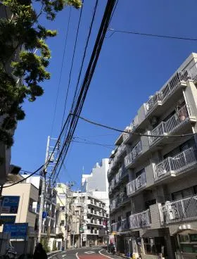 スズキビルの外観