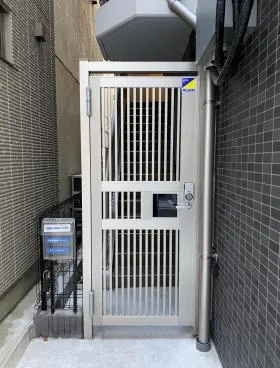 スペランツァ日本橋 ビルの外観