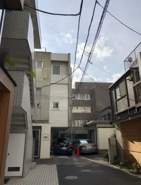 allee de JINGUMAEの外観