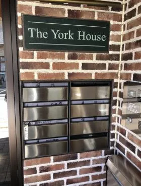The York Housの外観