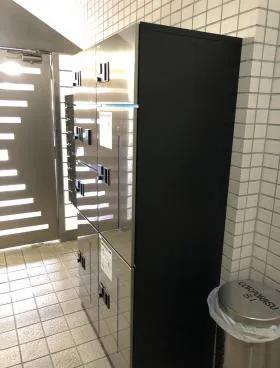 コーポラス81ビルの外観