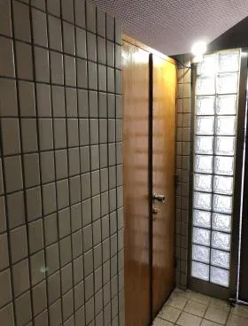 コーポラス81ビルの外観