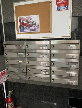 丸栄ビルの外観