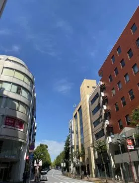 丸栄ビルの外観