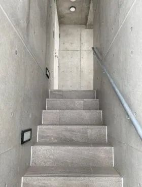 麻布十番新築路面店舗ビルの外観