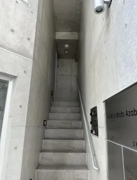 麻布十番新築路面店舗ビルの外観