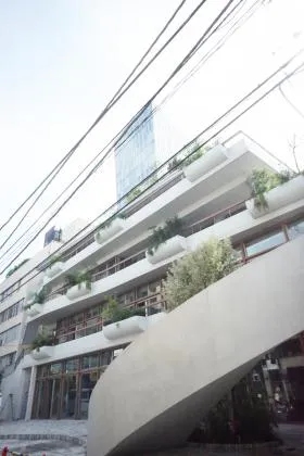 SPRING TERRACE OMOTESANDOビルの外観