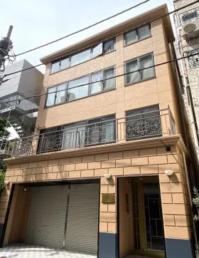 岩井レースビルの外観