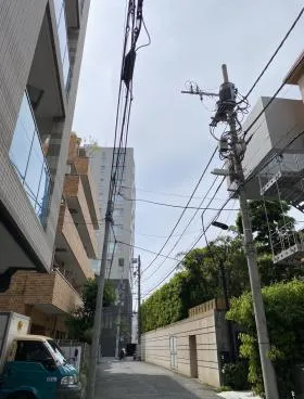 岩井レースビルの外観