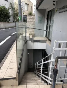 広尾5丁目1階店舗ビルの外観