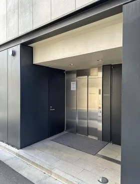 AL BUILDING JINBOCHOの外観