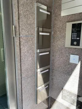 神田東松下町飯田鋲螺ビルの外観