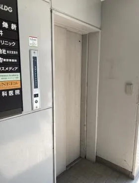 ユースクエア築地ビルの外観