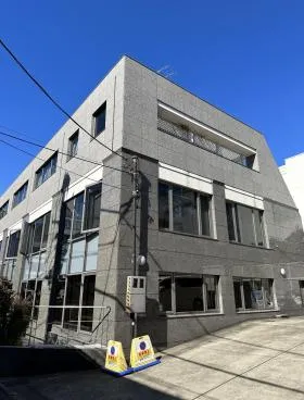 アルファゾーンビルの外観