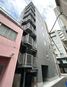 PARK WOOD office iwamotochoの外観