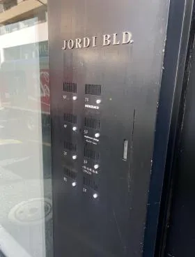 JORDI BLD.の外観