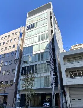 近鉄新宿御苑ビルの外観