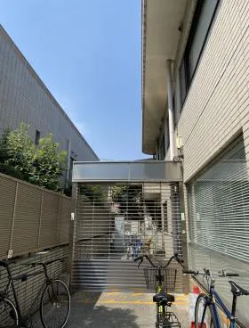 クワジマビルの外観