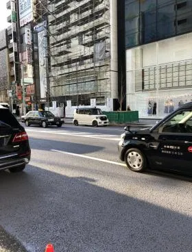 十字屋ビルの外観
