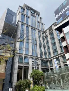 AOKI表参道ビルの外観