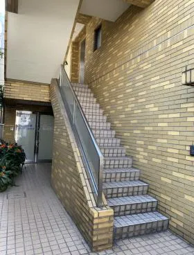 岡部ビルの外観