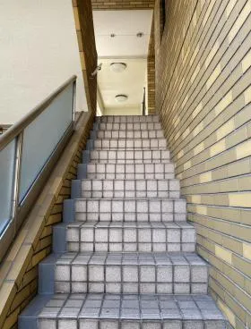 岡部ビルの外観