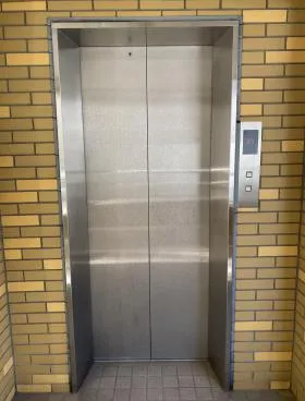 岡部ビルの外観