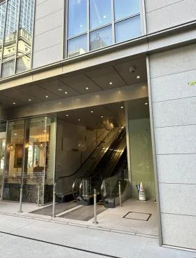 日本橋三丁目スクエアビルの外観