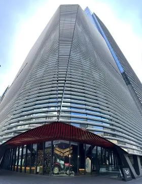 ヤンマー東京ビルの外観