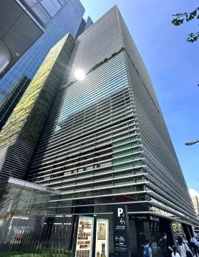 ヤンマー東京ビルの外観