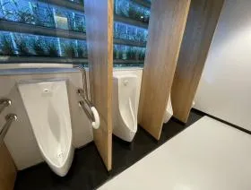 ヤンマー東京ビルの外観