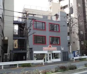 KFビルの外観