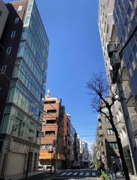 創明社ビルの外観