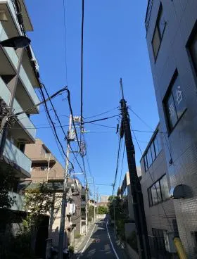 新宿払方町店舗の外観