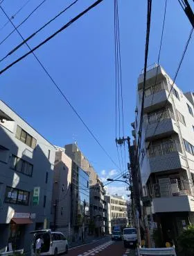 新宿払方町店舗の外観
