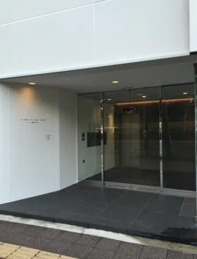アトム青山タワーの外観