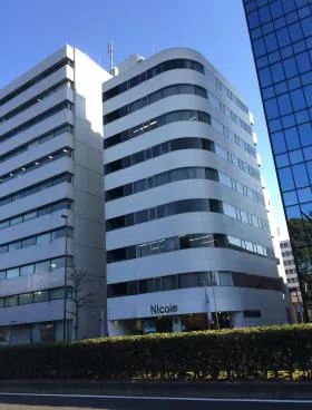 アトム青山タワーの外観