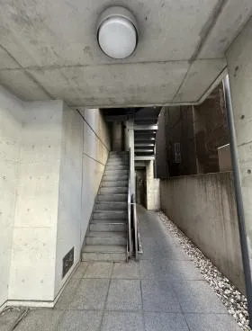 HATビルの外観