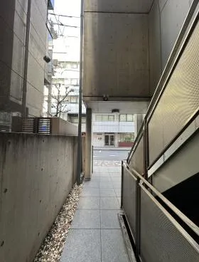 HATビルの外観