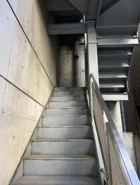 HATビルの外観