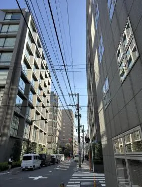 HATビルの外観