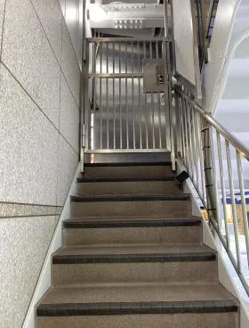 センター244ビルの外観