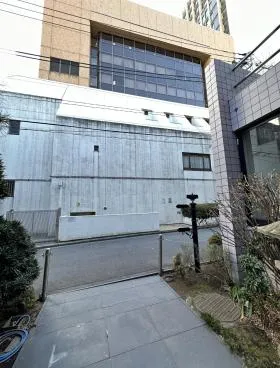 青山テラスビルの外観