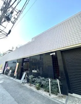 青山テラスビルの外観