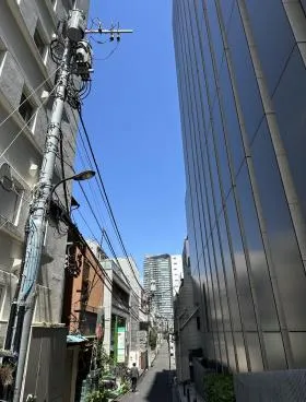 ヒューリック新宿五丁目(旧:きらぼし銀行新宿本店)ビルの外観