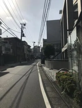 AK-1ビルの外観