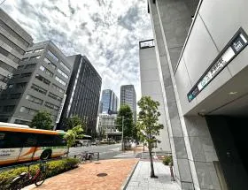 地上に出たら右に進む