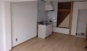 拓産ビルの外観