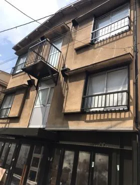 UGOビルの外観